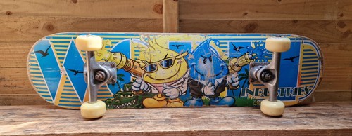 Vintage 90s world - 90s,